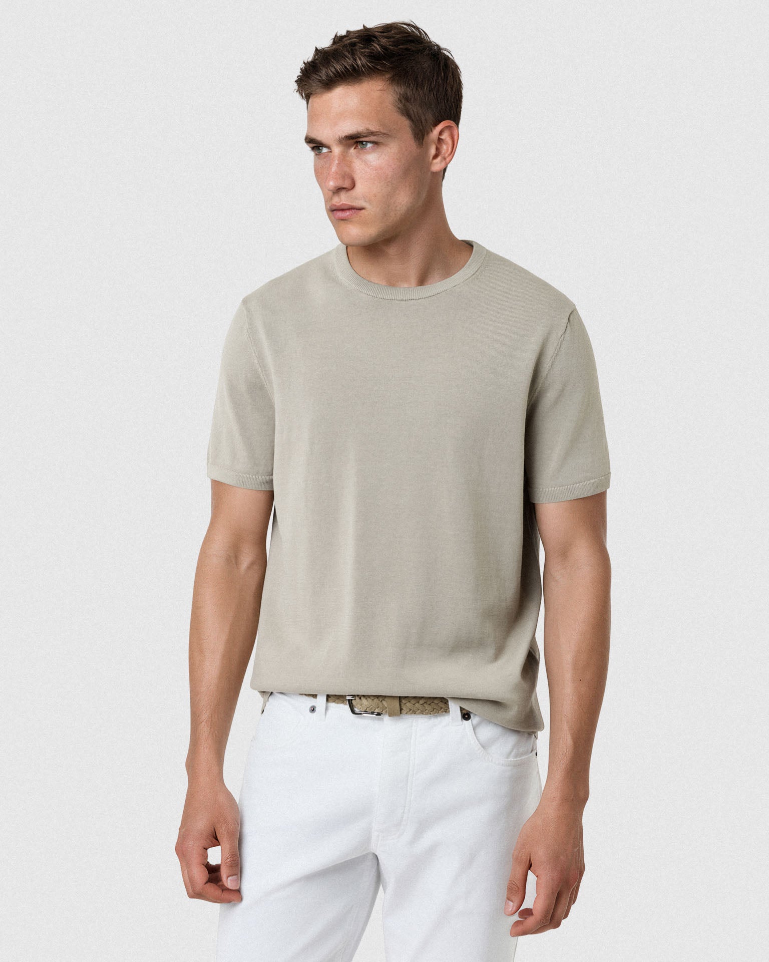 Light Beige (AI)